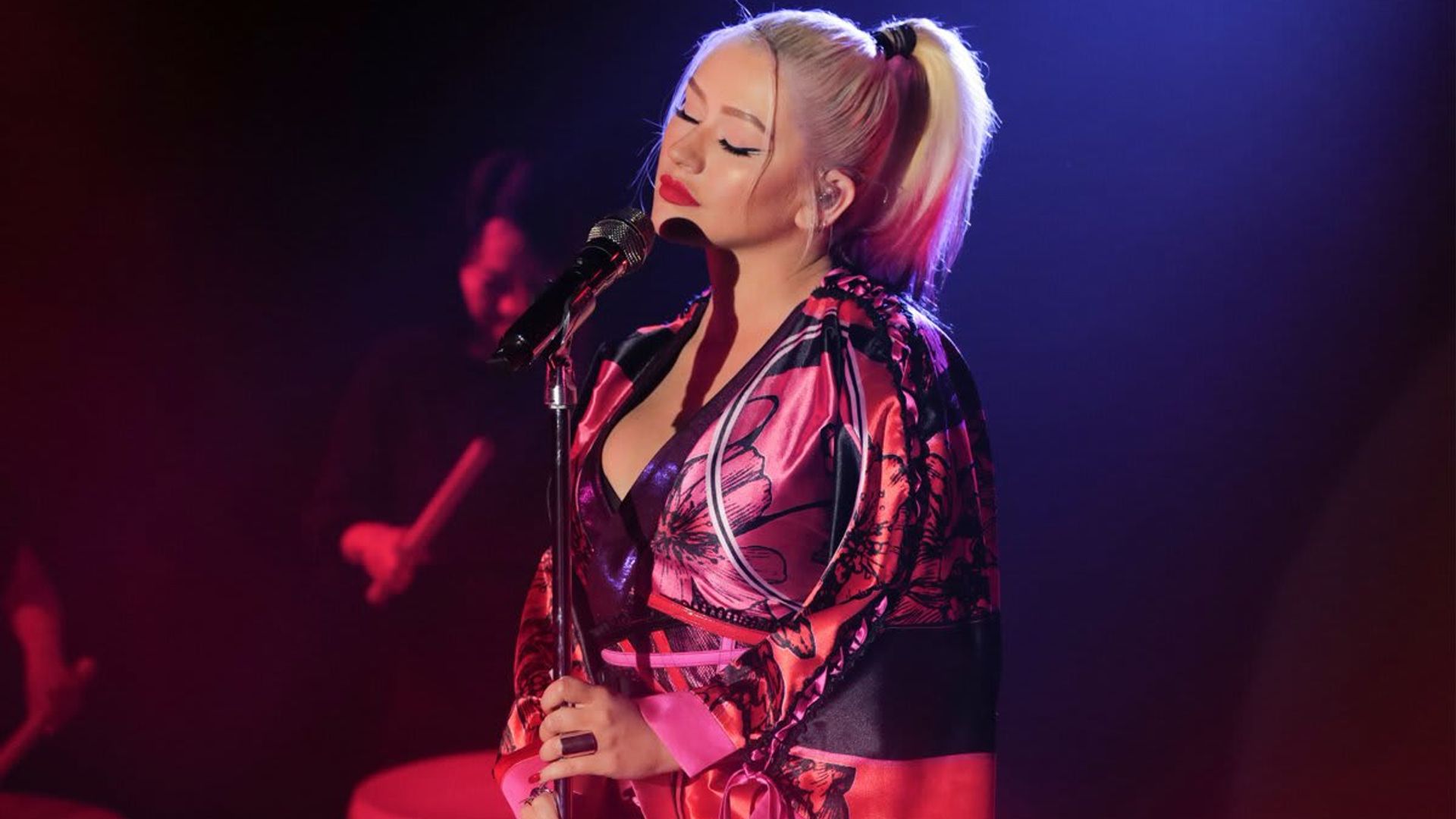 Christina Aguilera will release a new album in Spanish!