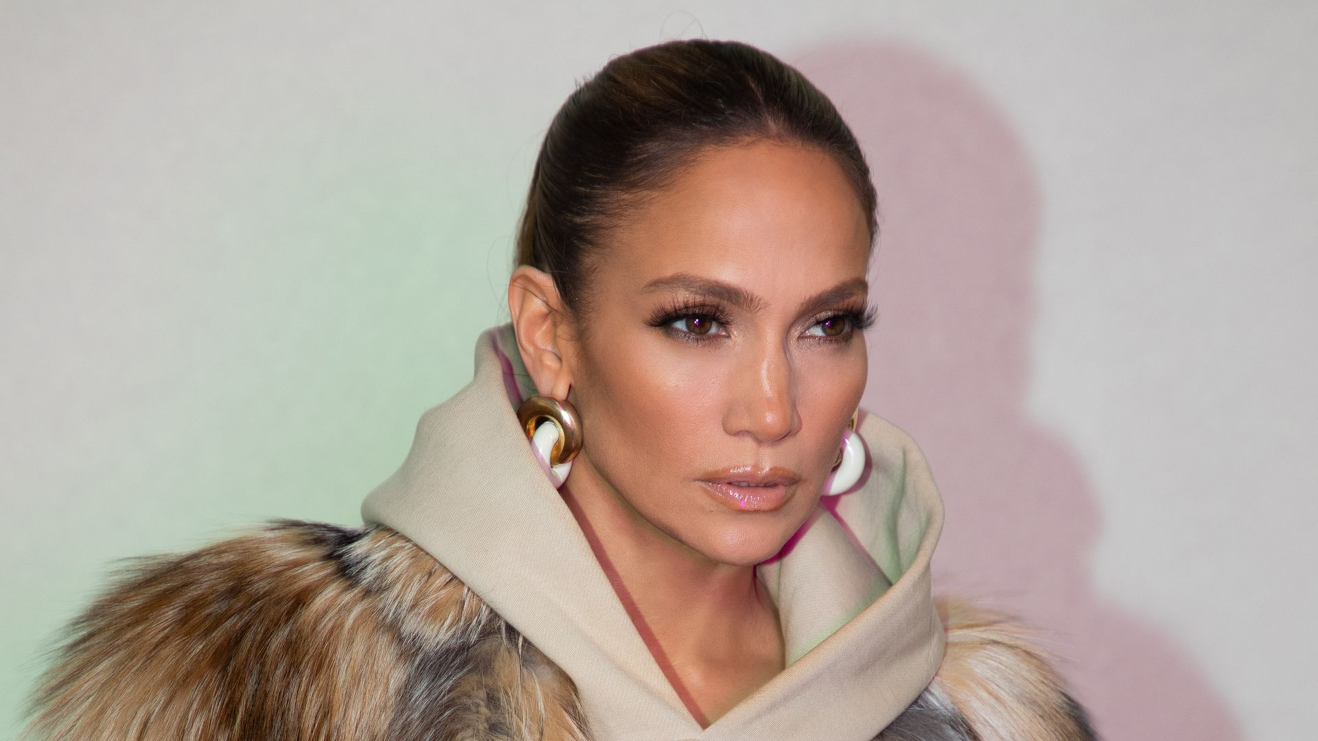 Jennifer Lopez says "happy days are here again" and shows off her incredible voice [WATCH]