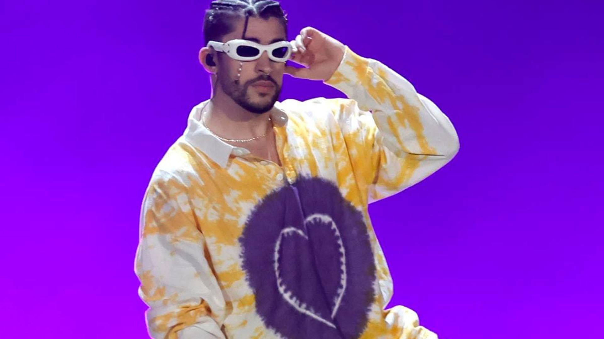 Bad Bunny makes a move on a Colombian TikTok model