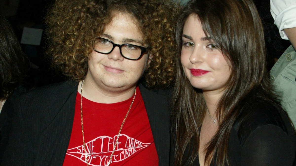 https://www.hola.com/us/horizon/landscape/97ac5605e55d-jack-and-aimee-osbourne-during-mercedes-benz-shows-la-fashion-week-spring-2004-j.jpg?im=Resize=(1200)