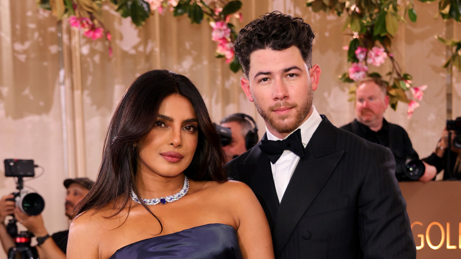 https://www.hola.com/us/horizon/landscape/98953b6d1d73-priyanka-chopra-jonas-and-nick-jonas-at-the-83rd-annual-golden-globes-held-at-th.jpg?im=Resize=(1200)
