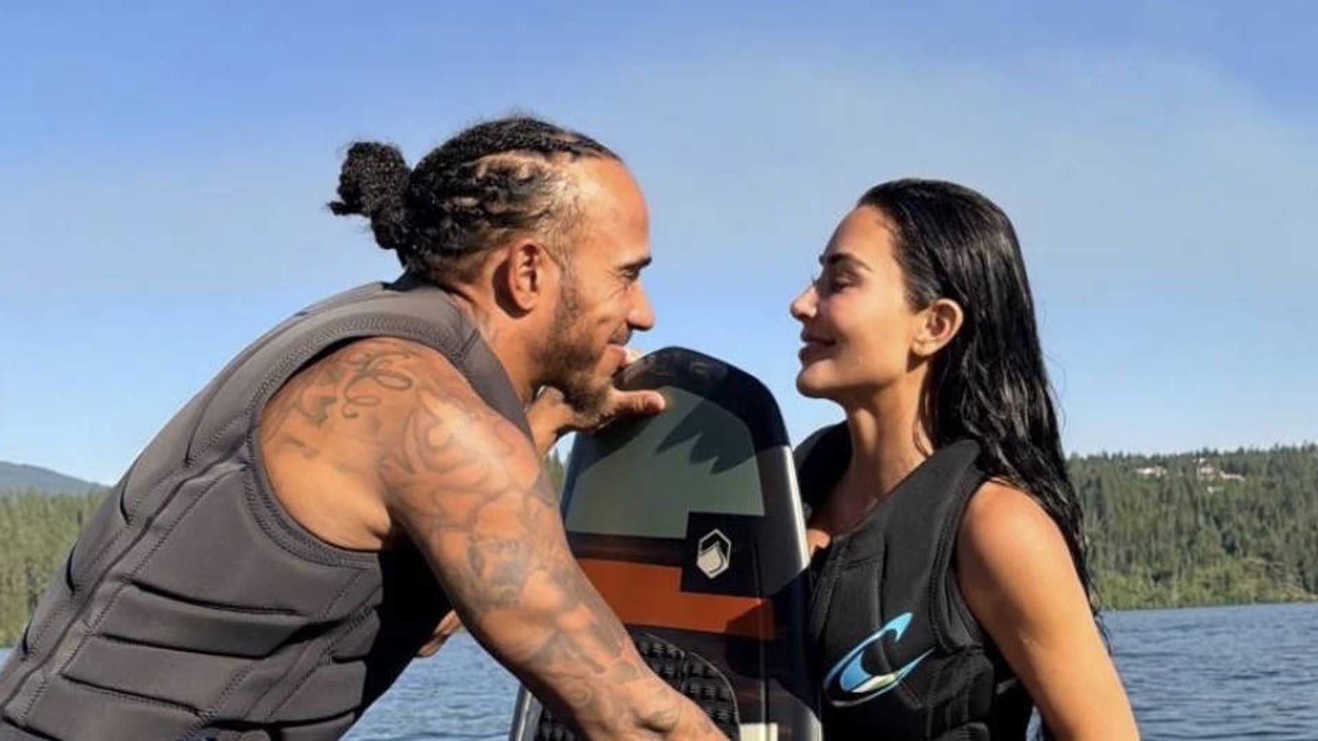 Les cÃ lÃ britÃ s en vacances Les cÃ lÃ britÃ s en vacances Kim Kardashian et Lewis Hamilton PUBLICATIONxINxGERxAUTxSUIxONLY Copyright: xKCSx 
