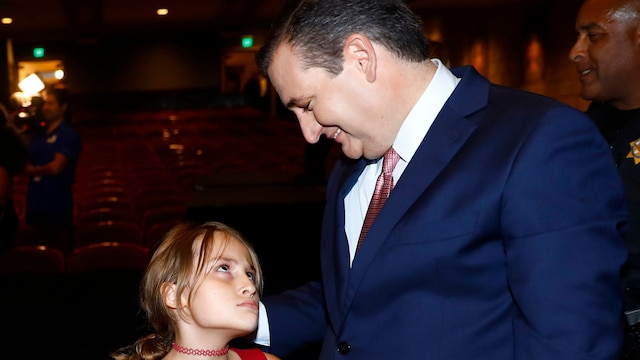 Sen. Ted Cruz (R-TX) talks with his daughter Caroline Cruz 