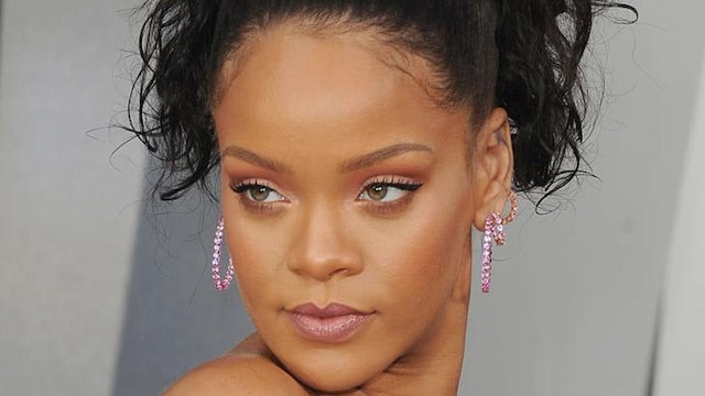 Rihanna and the secrets to creating a beauty look with a blush and fuchsia palette