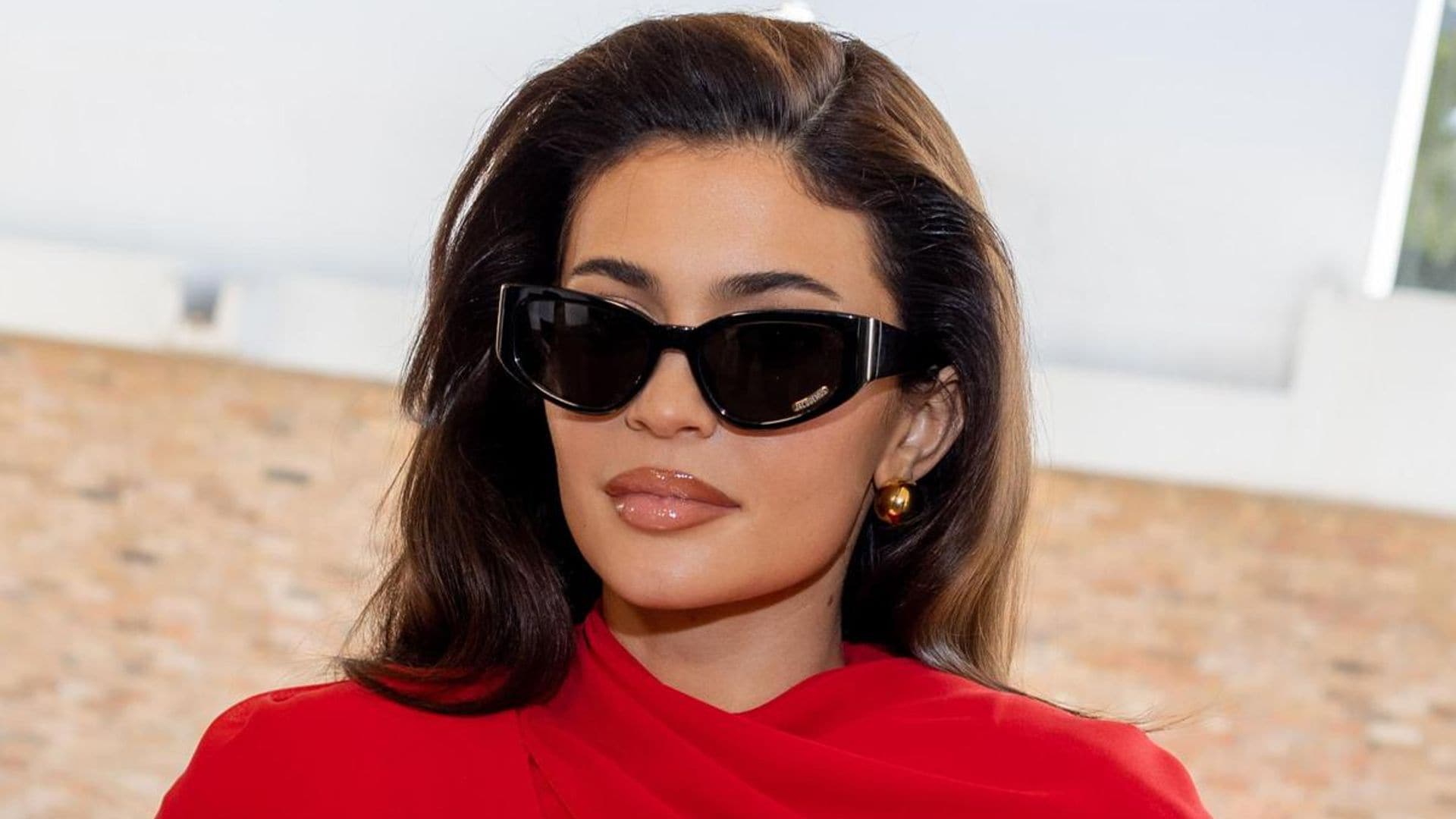 Kylie Jenner and Yris Palmer dance to Don Omar’s iconic song “Dile”