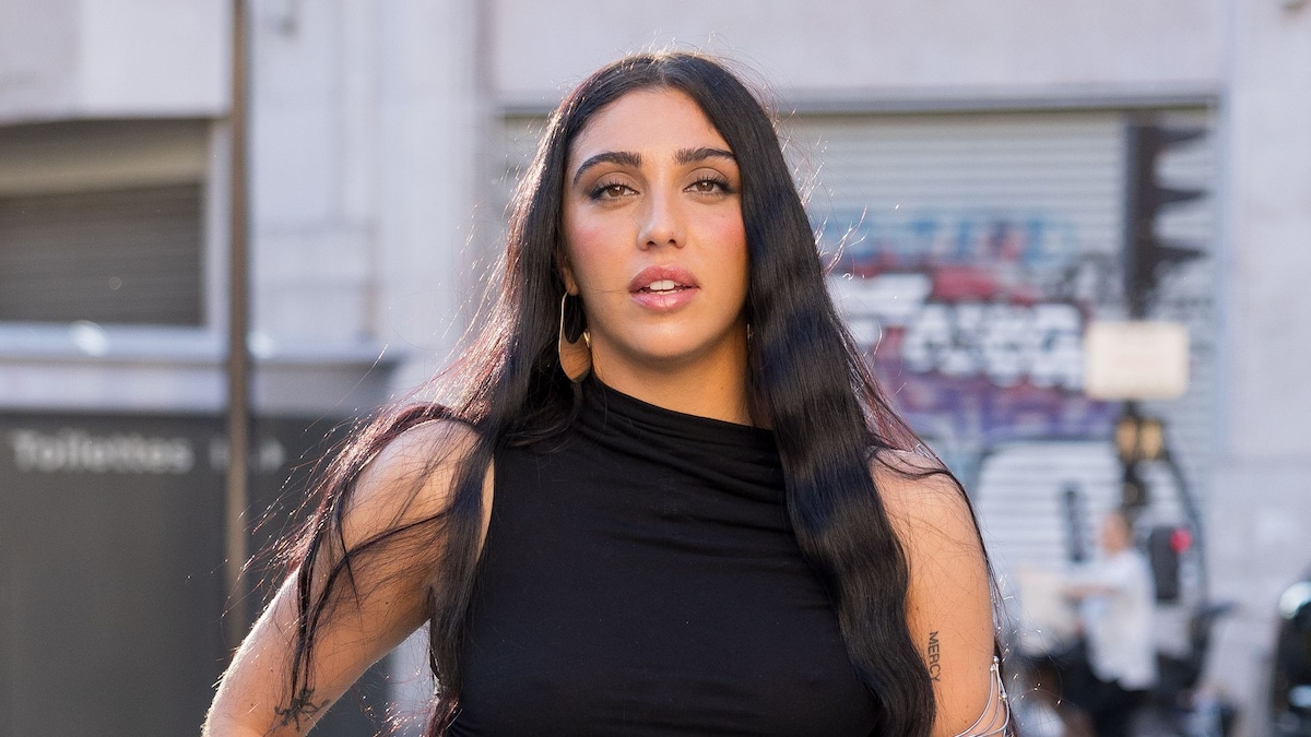 https://www.hola.com/us/horizon/landscape/9e1d83e3c17f-paris-france-lourdes-leon-attends-le-vestiaire-des-parfums-yves-saint-laurent-di.jpg?im=Resize=(1200)