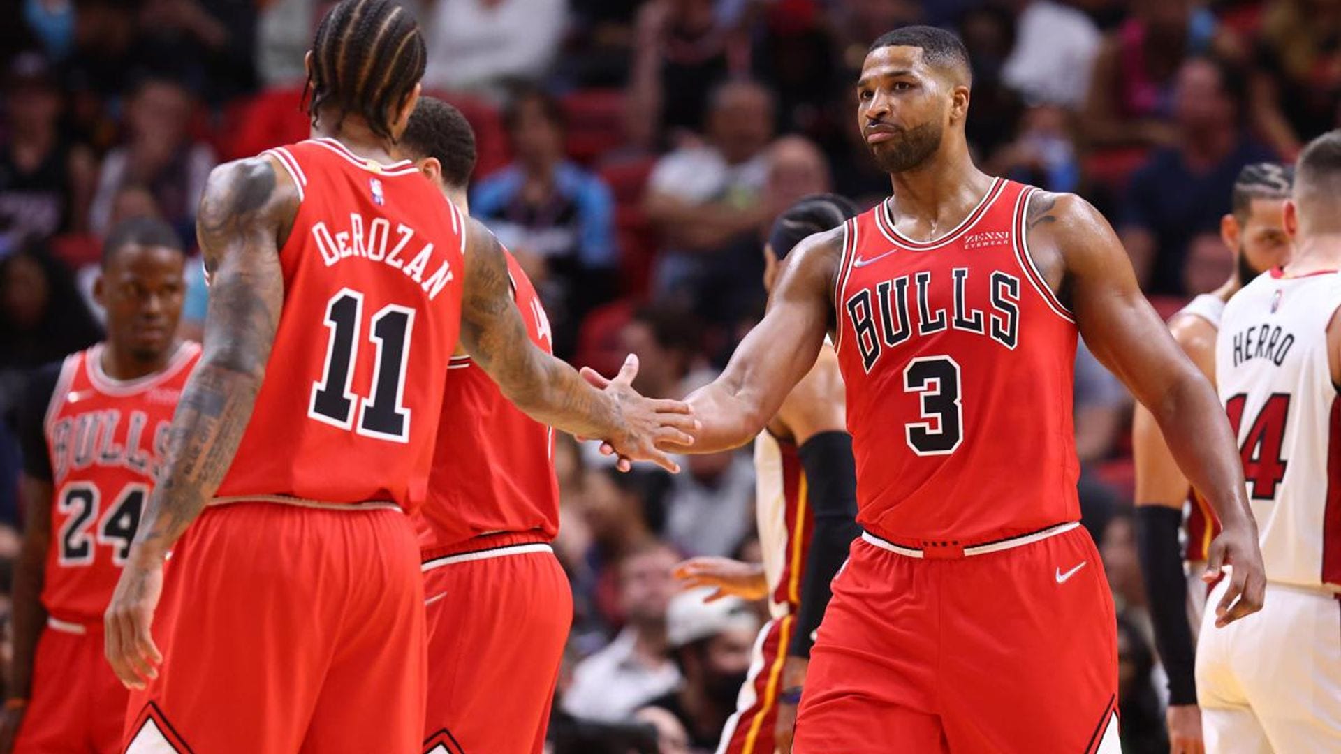 Tristan Thompson gets teased with “Khloé!” chants during Bulls game in Miami