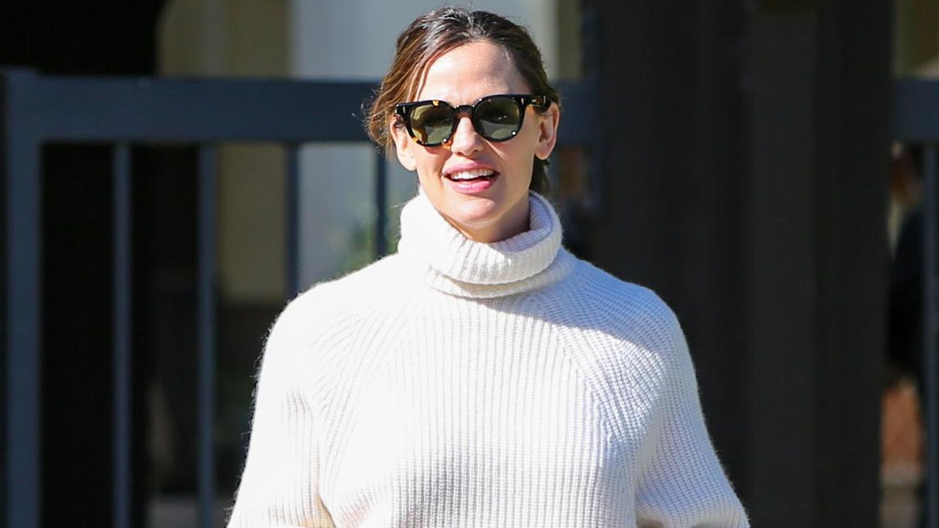 Jennifer Garner Breaks Down In Tears After Watching ‘The Office’ Finale