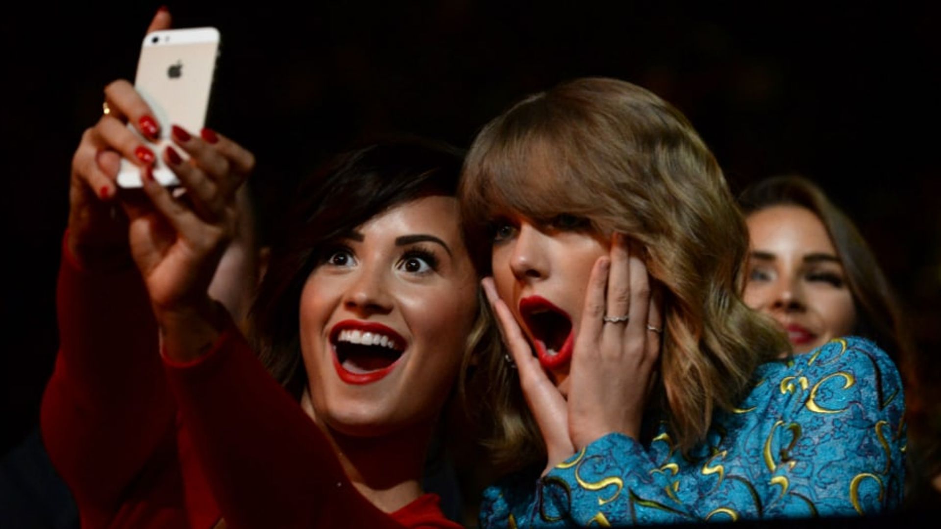 Demi Lovato addresses Taylor Swift 'feud' in the most incredible way
