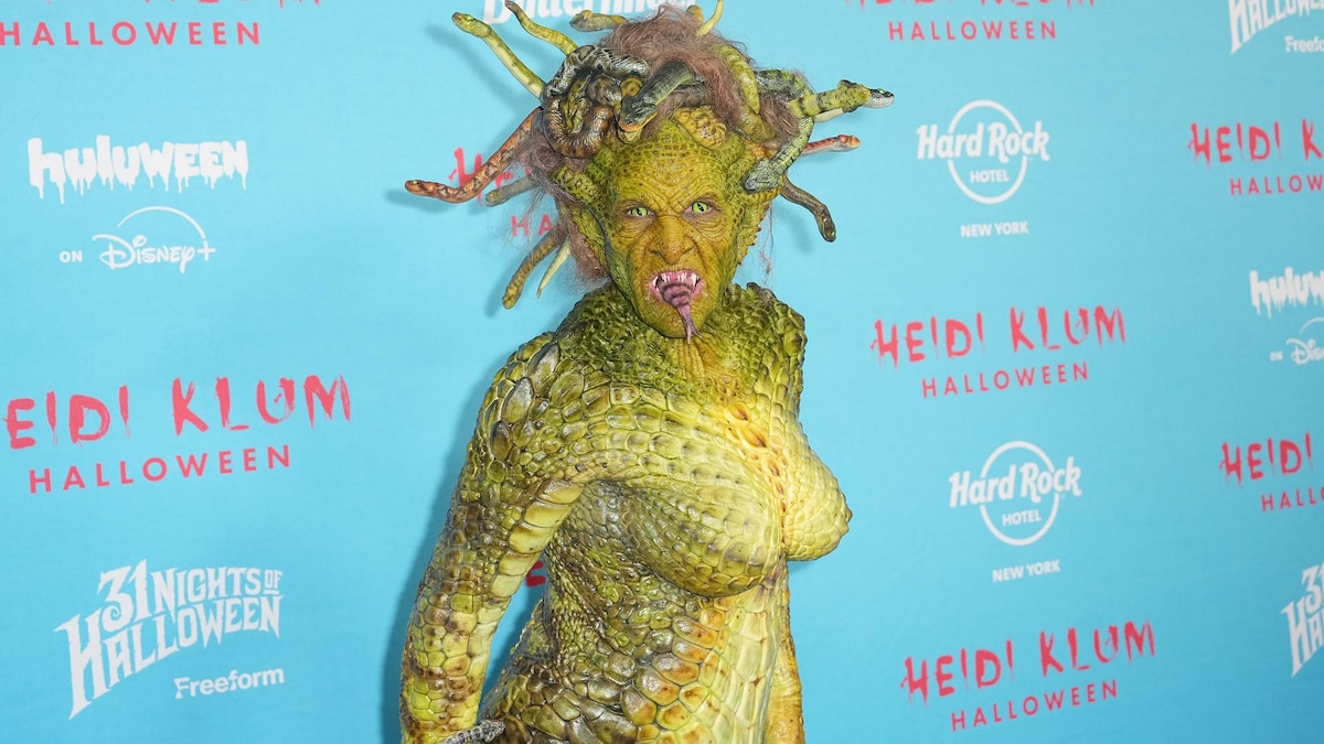 https://www.hola.com/us/horizon/landscape/9fa4dd8be973-heidi-klum-at-heidi-klums-24th-annual-halloween-party-held-at-the-hard-rock-hote.jpg?im=Resize=(1200)