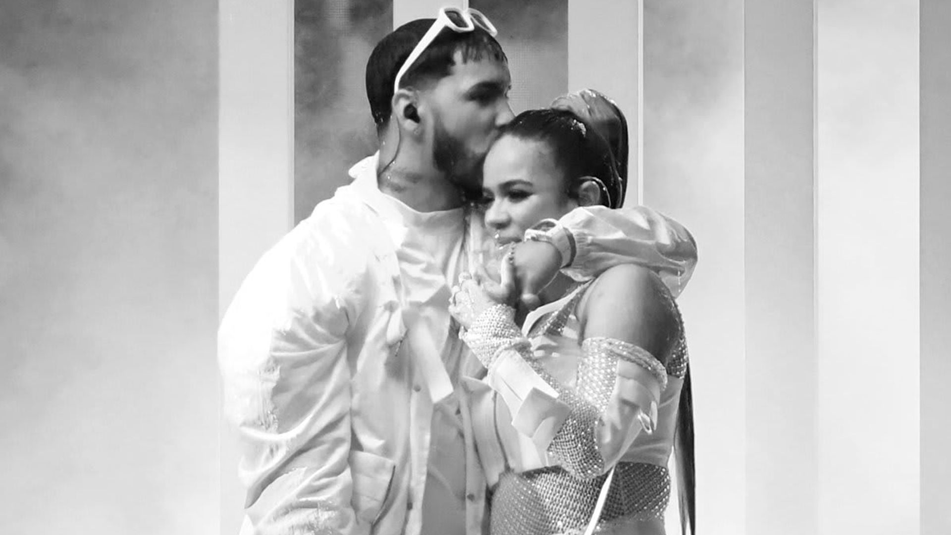Karol G fans are having a hard time with the end of her relationship with Anuel AA