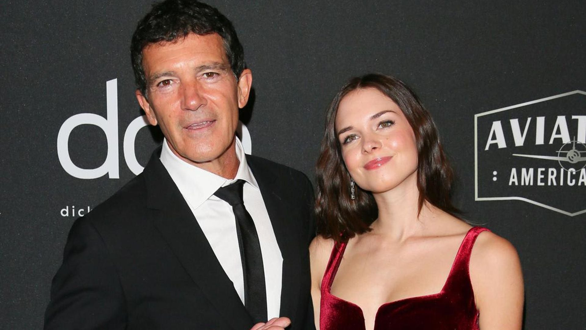 Antonio Banderas’ daughter Stella shows how to cook the perfect Spanish tortilla
