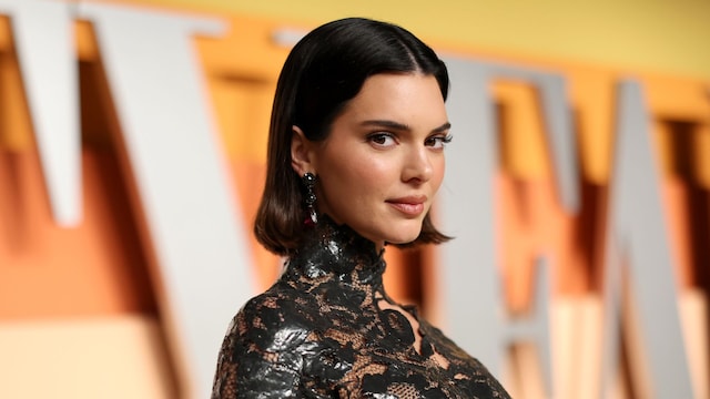 Kendall Jenner turns heads in vintage minidress 
