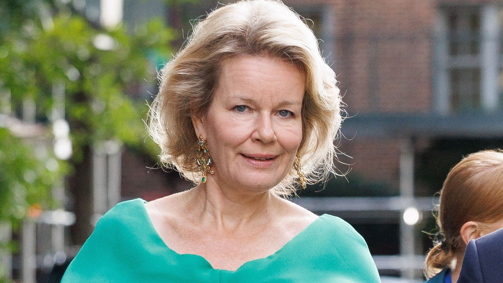 Queen Mathilde steps out in elegant head-to-toe pink for special palace meeting