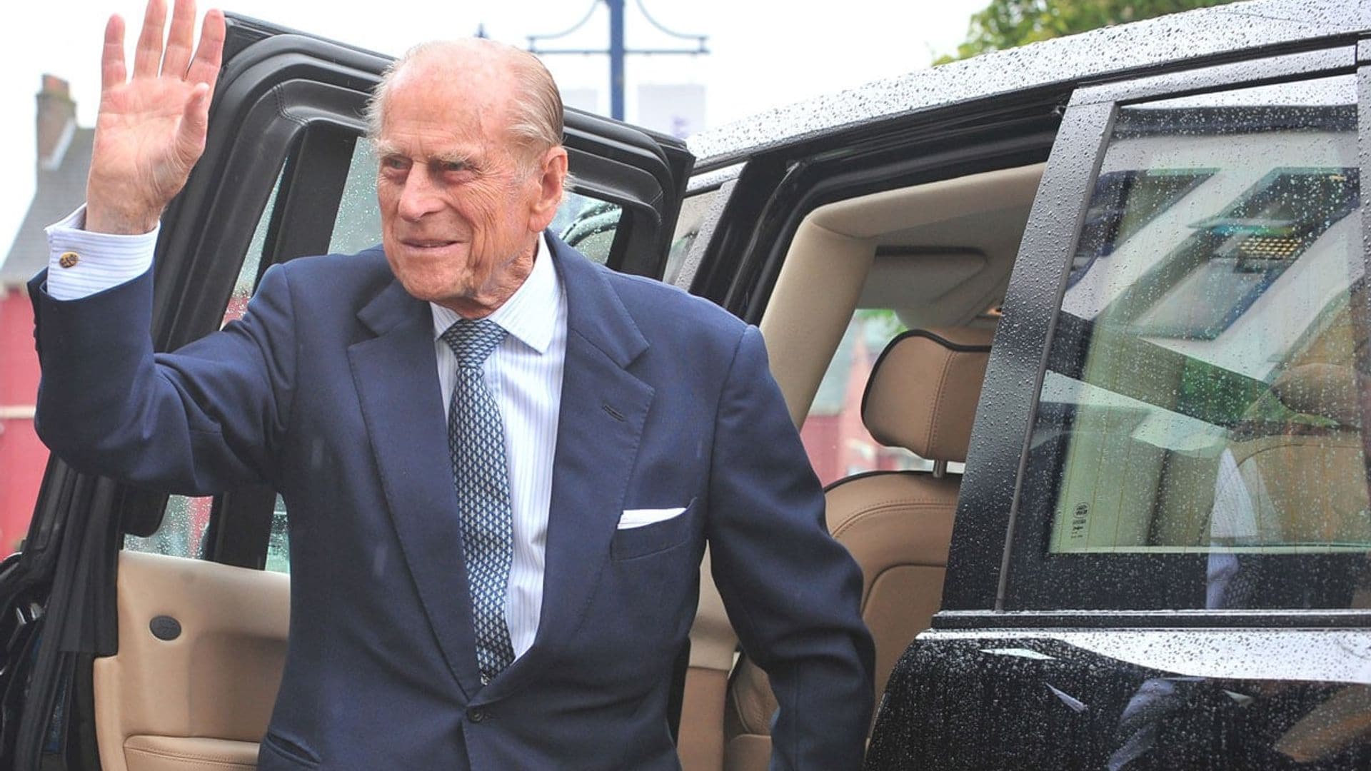 Police give update on investigation in Prince Philip's car accident
