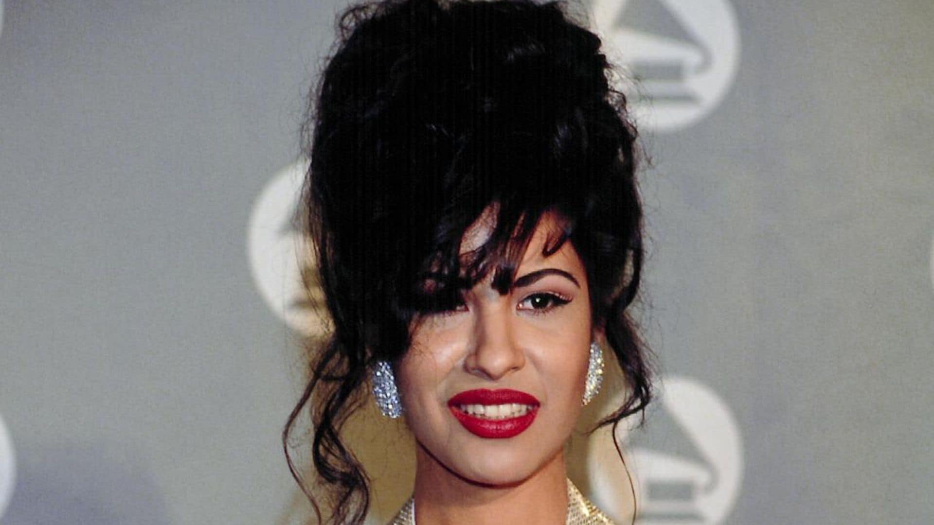These Selena Quintanilla hairpins will have you shining like a diamond