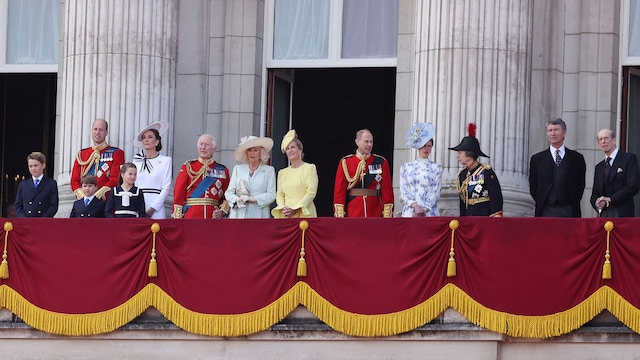 LONDON, ENGLAND - JUNE 15: The Duke of Gloucester, The Duchess of Gloucester, Prince George of Wales, Prince William, Prince of Wales, Prince Louis of Wales, Princess Charlotte of Wales, Catherine, Princess of Wales, King Charles III,  Queen Camilla, Sophie, Duchess of Edinburgh, Prince Edward, Duke of Edinburgh, Lady Louise, Princess Anne, Princess Royal, Timothy Laurence and Prince Edward, Duke of Kent appear on the balcony of Buckingham Palace during Trooping the Colour on June 15, 2024 in London, England. Trooping the Colour is a ceremonial parade celebrating the official birthday of the British Monarch. The event features over 1,400 soldiers and officers, accompanied by 200 horses. More than 400 musicians from ten different bands and Corps of Drums march and perform in perfect harmony. (Photo by Neil Mockford/GC Images)