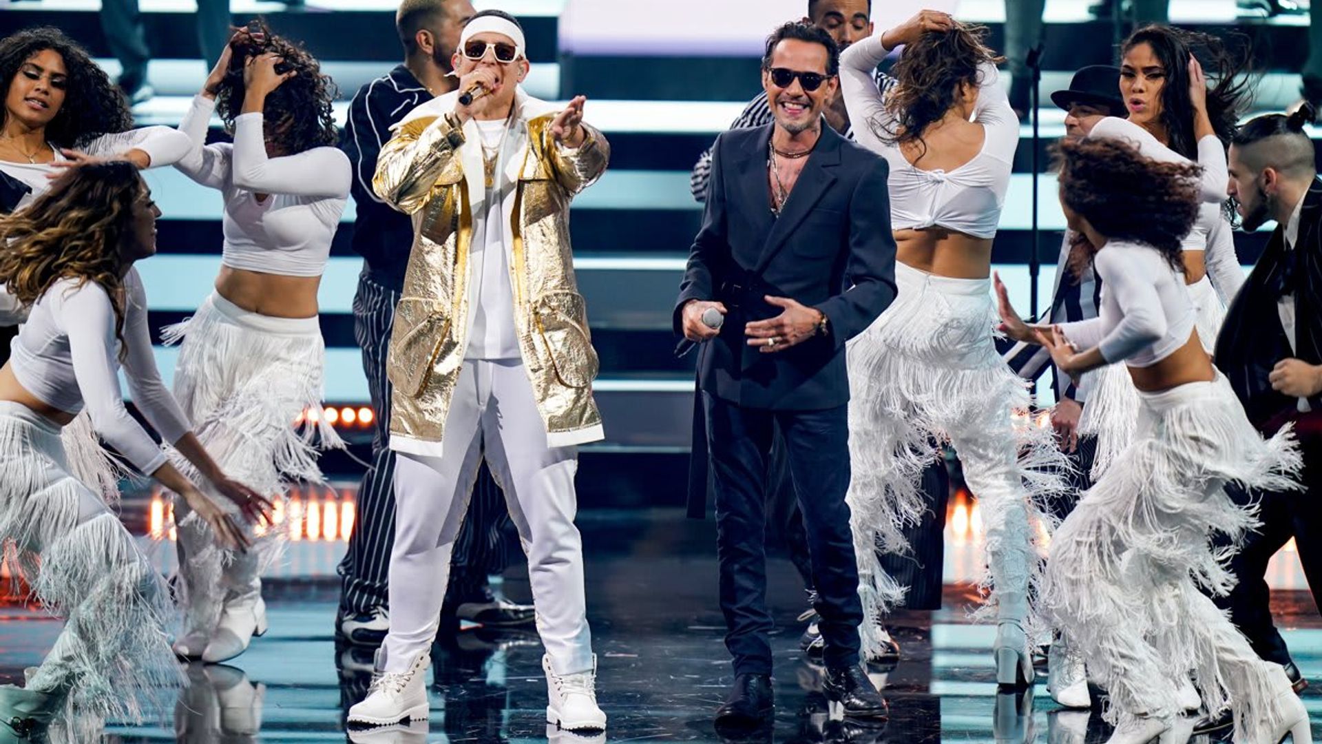 Marc Anthony & Daddy Yankee light up the stage with “De Vuelta Pa’ La Vuelta” at Premio Lo Nuestro