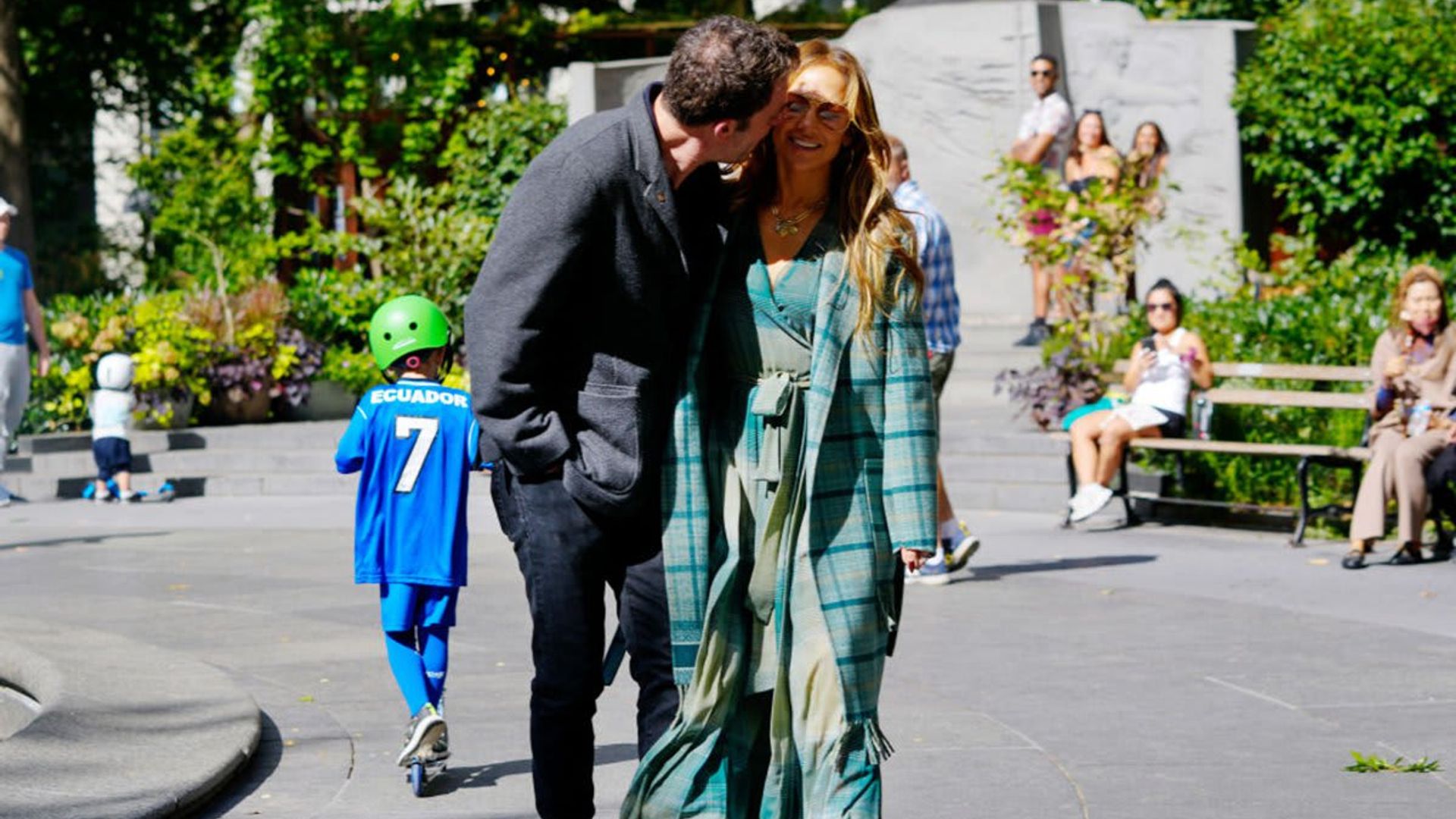 Jennifer Lopez and Ben Affleck packed on the PDA during a Central Park stroll