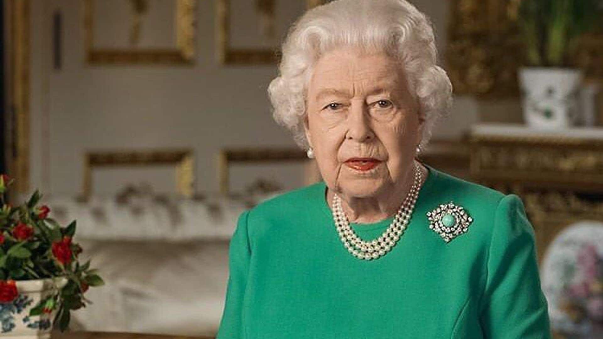 The special meaning behind Queen Elizabeth’s outfit for her historic TV address