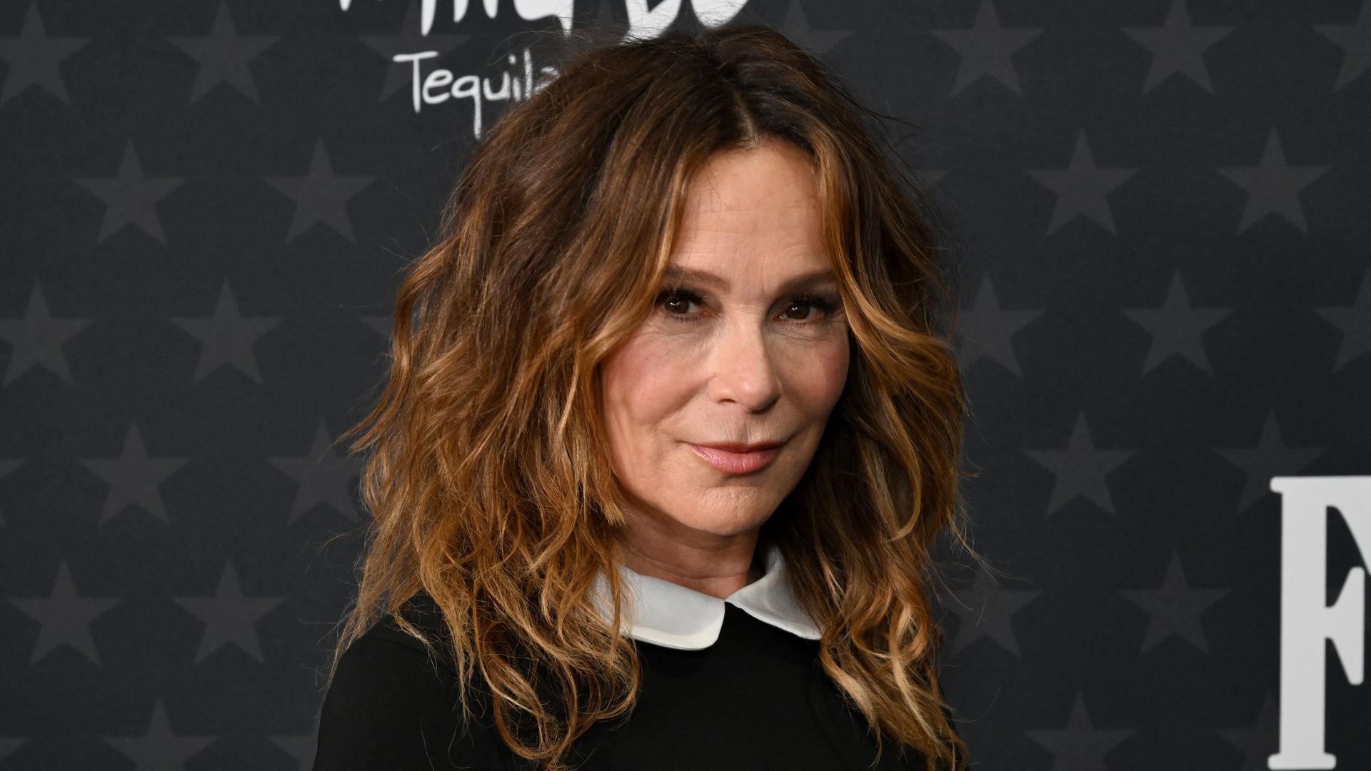 Jennifer Grey honors mother Jo Wilder, who died