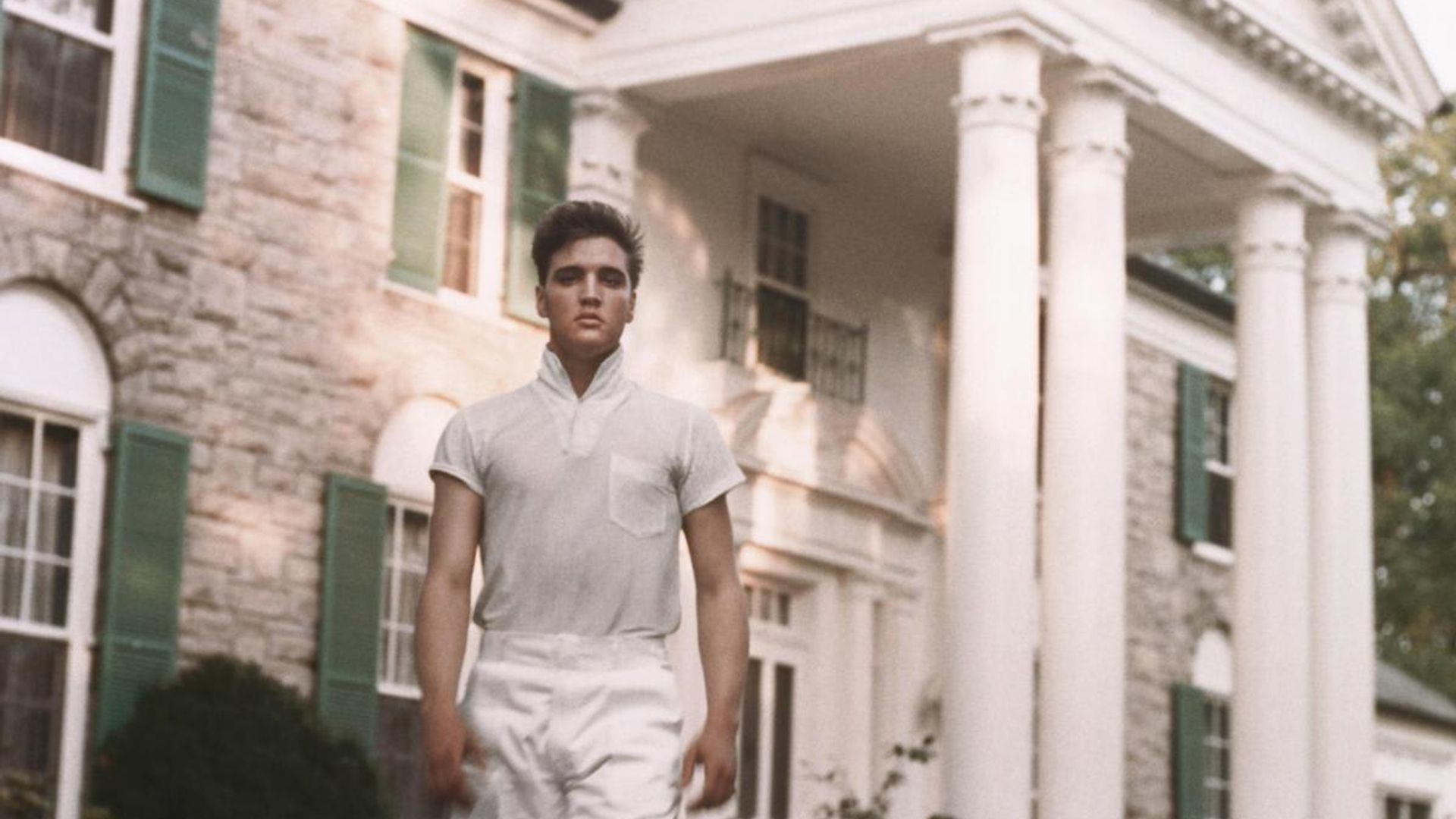 This is Graceland, Elvis Presley’s mansion, where his daughter Lisa Marie will be buried