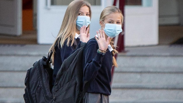 Queen Letizia's daughters are back at school together after starting on different days