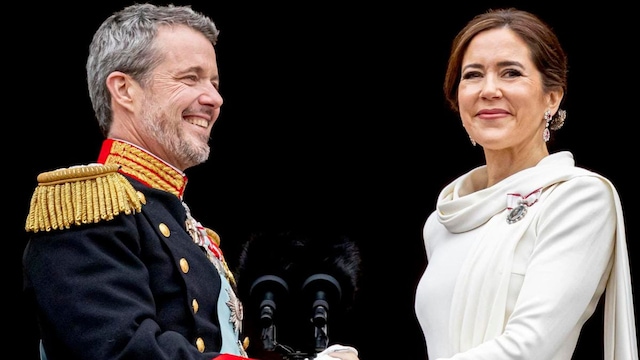 Queen Mary and King Frederik look so in love in official photos