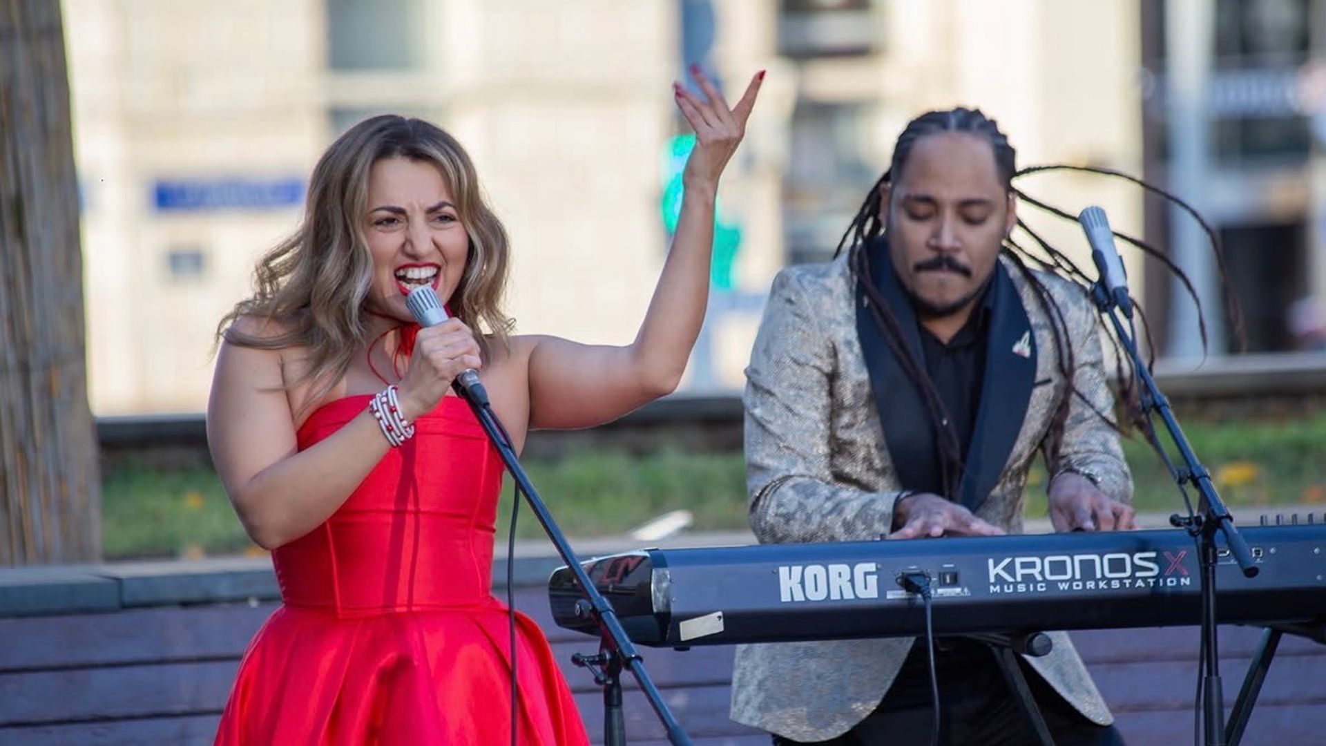 Regina Roskina, a singer associated with Dominican musician Yanco Santana and his Moscow-based Orquesta EL DOMI, has emerged as a distinctive voice for merengue in Russia