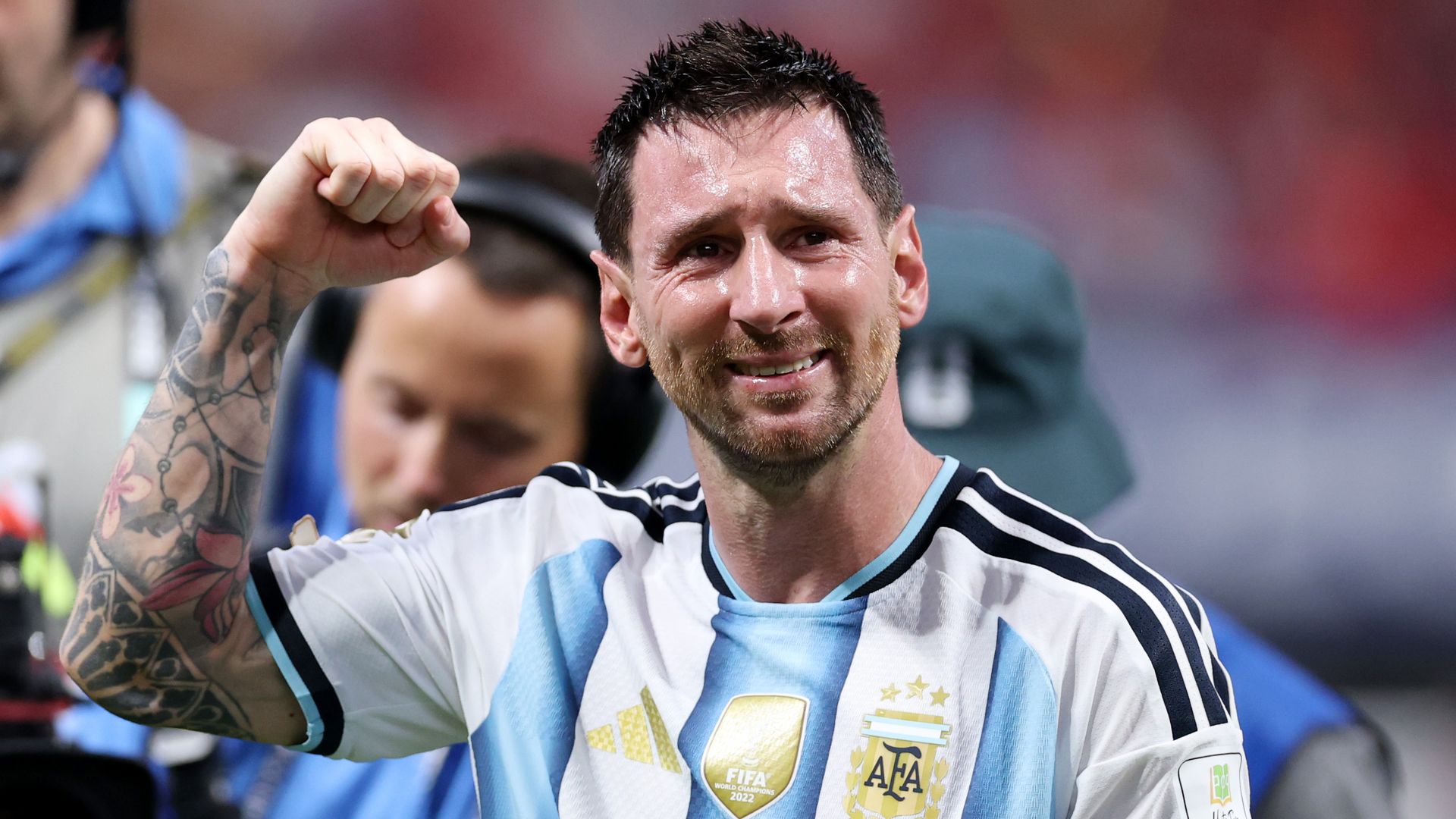 https://www.hola.com/us/horizon/landscape/b5c9df91a666-atlanta-georgia-lionel-messi-of-argentina-celebrates-after-the-3-2-victory-durin.jpg?im=Resize=(1200)