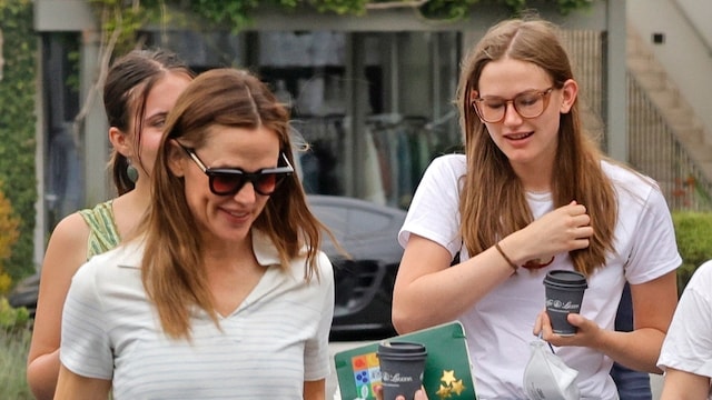 Jennifer and Violet share a striking resemblance