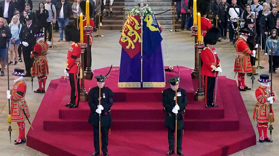 A royal guard collapses during Queen Elizabeth II’s funeral