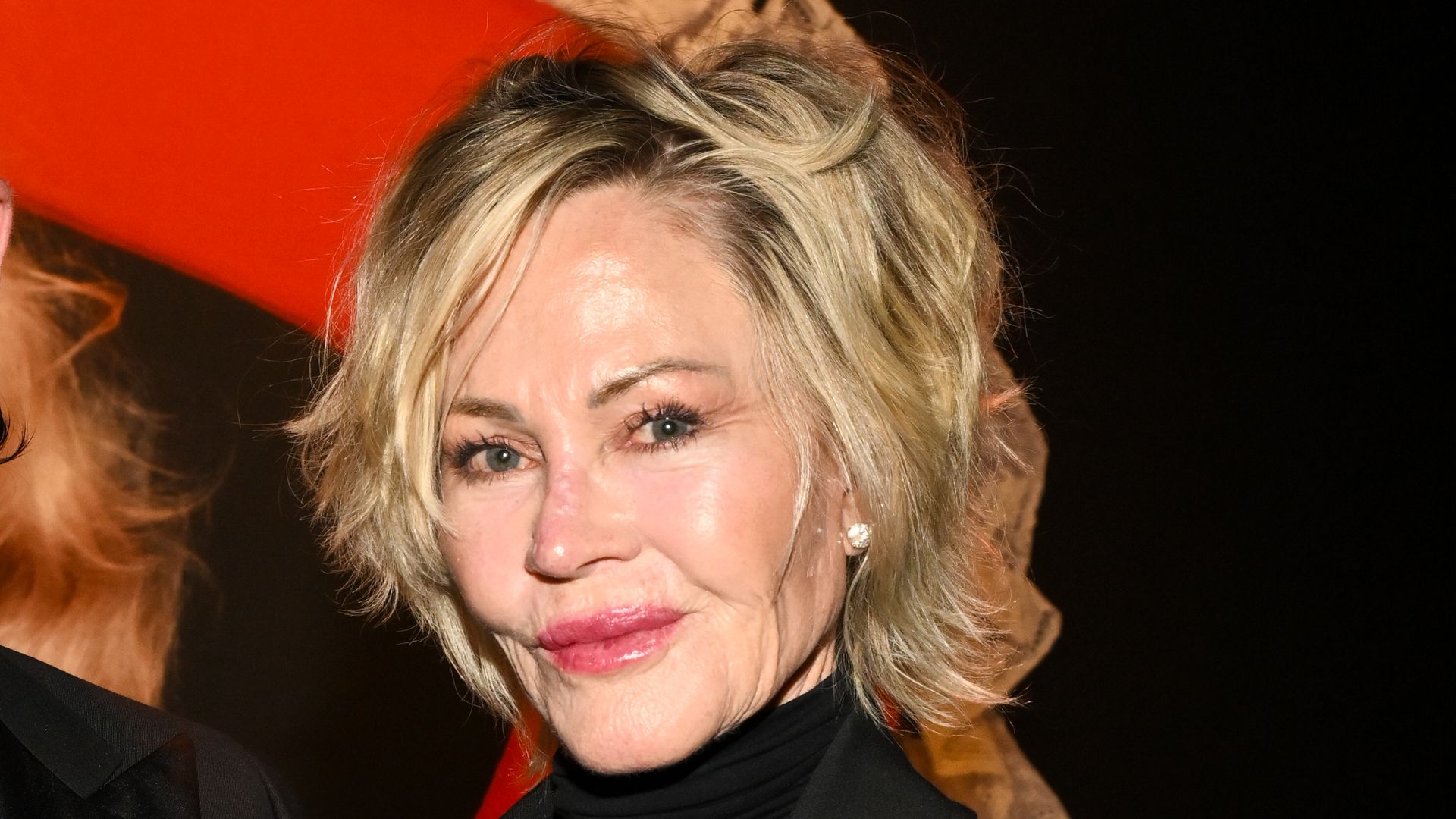 https://www.hola.com/us/horizon/landscape/b7b64c7009d6-jeff-leatham-and-melanie-griffith-at-the-academy-museum-hosts-opening-reception.jpg?im=Resize=(1200)