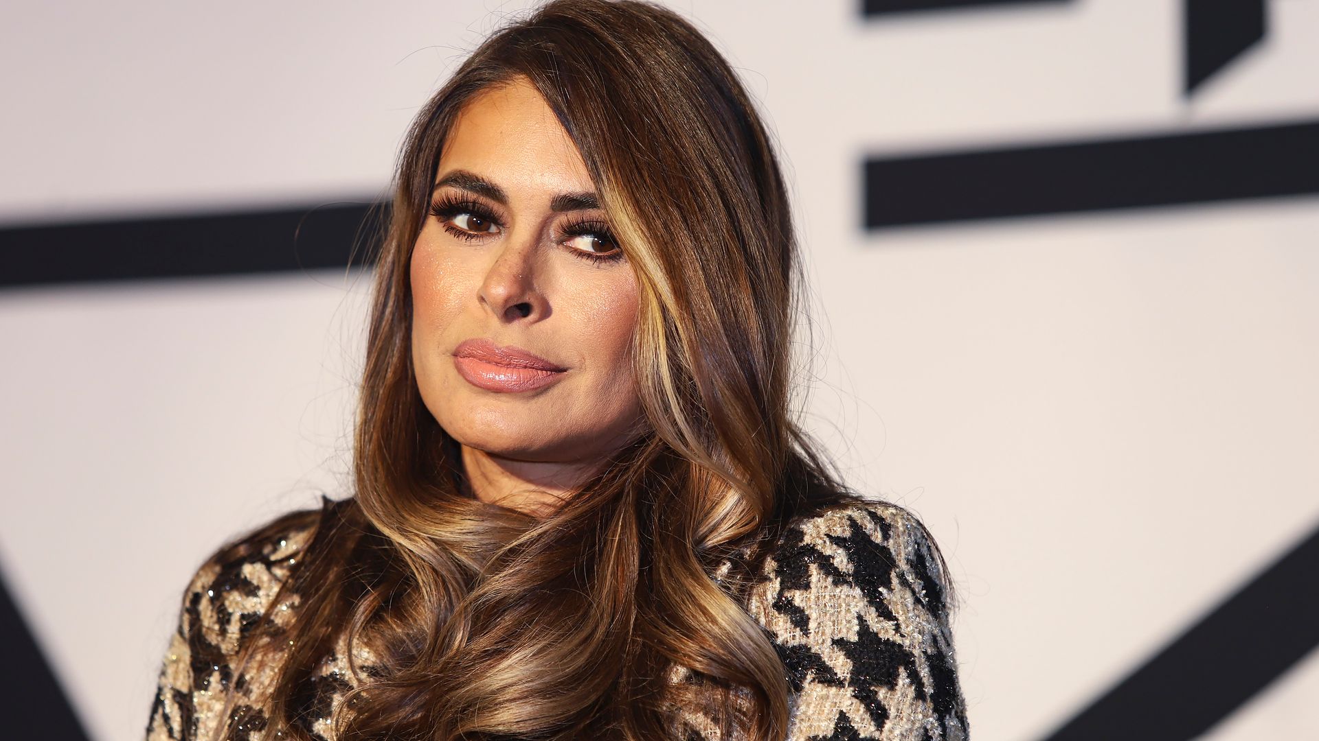Atrevida y elegante, Galilea Montijo conquista con un fascinante vestido para destacar su silueta en LCDLF
