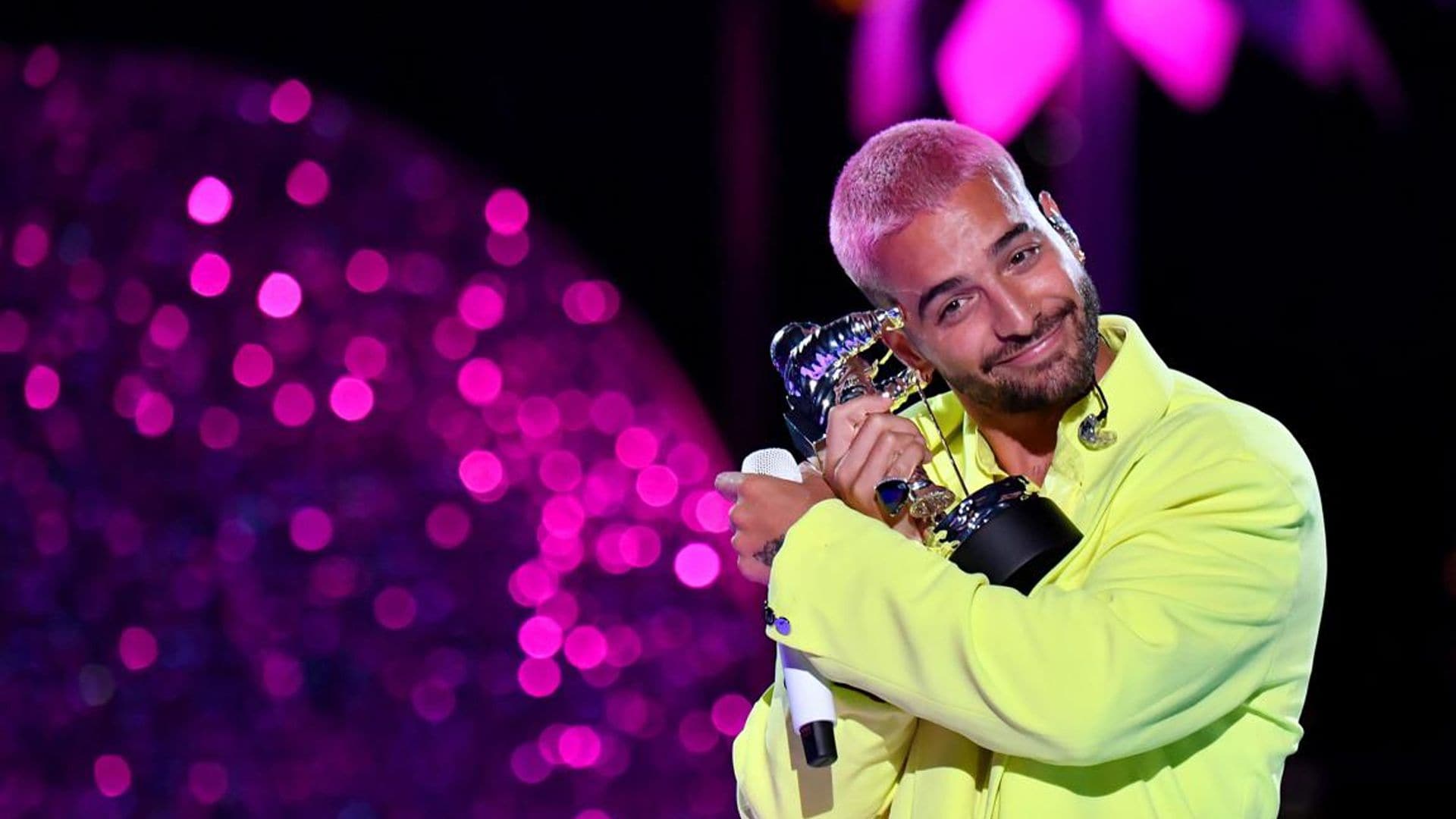 Maluma wins first-ever VMA plus Papi Juancho shines on stage with ‘Hawái’