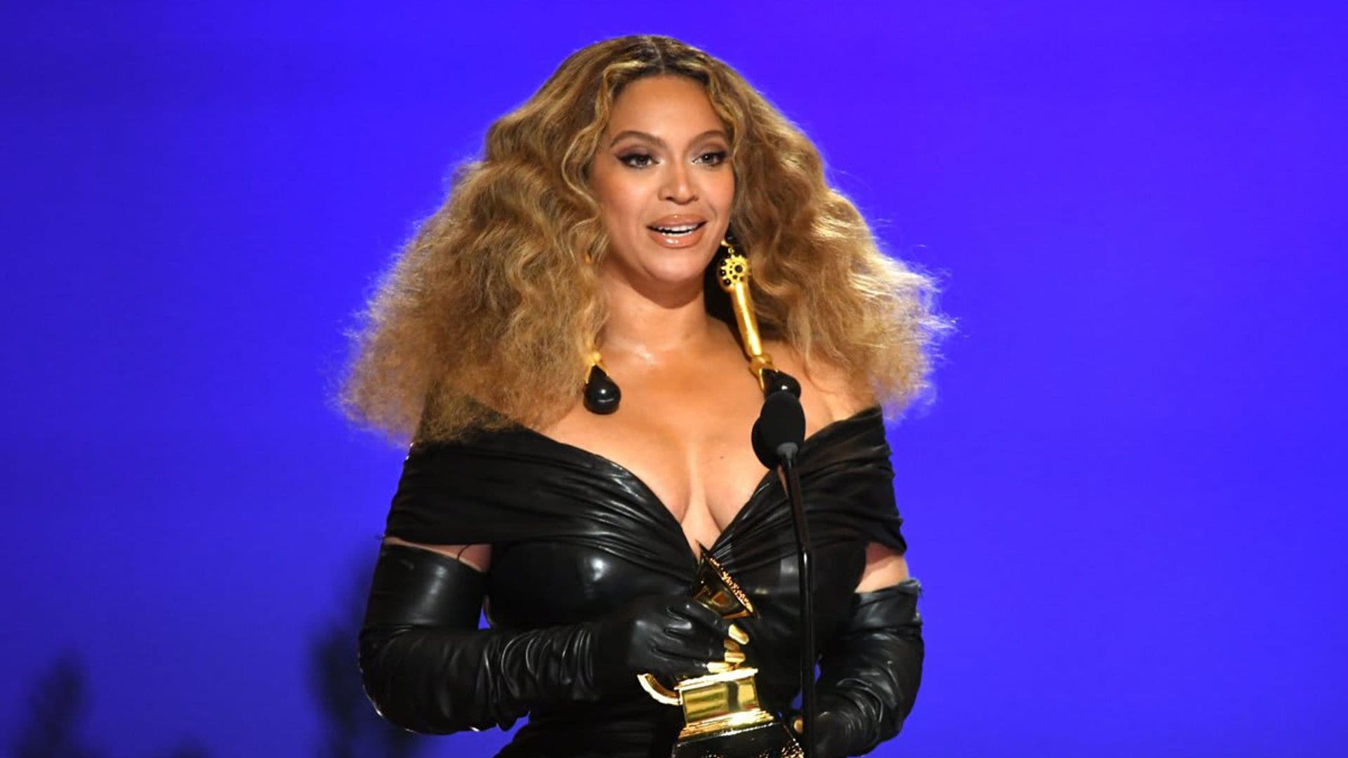 Beyoncé tells about her childhood, how she stays private, and finds self-confidence in a new interview