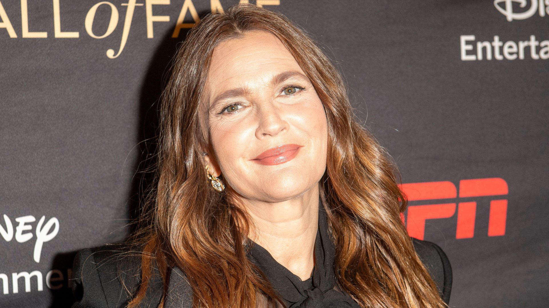 New York, United States. 30th Sep, 2025. Drew Barrymore attends the Broadcasting   Cable Hall Of Fame Awards 33rd Anniversary Gala at The Ziegfeld Ballroom on September 30, 2025 in New York City. Credit: SOPA Images Limited/Alamy Live News 