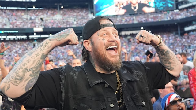 Jelly Roll celebrates 200-pound weight loss, aims to drop 50 more