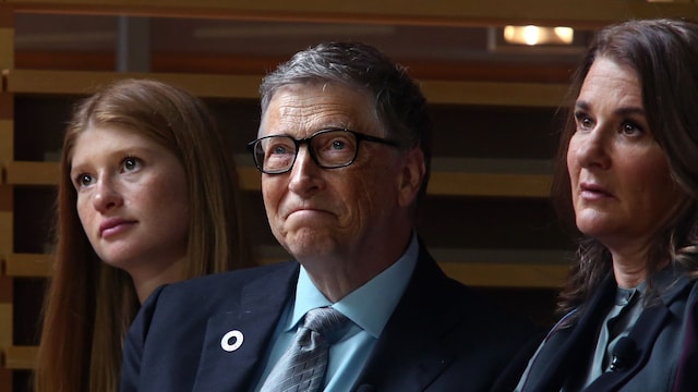 Jennifer Gates and her parents, Bill and Melinda Gates, listen to former U.S. President Barack Obama speak at the Gates Foundation Inaugural Goalkeepers event on September 20, 2017 in New York City. 