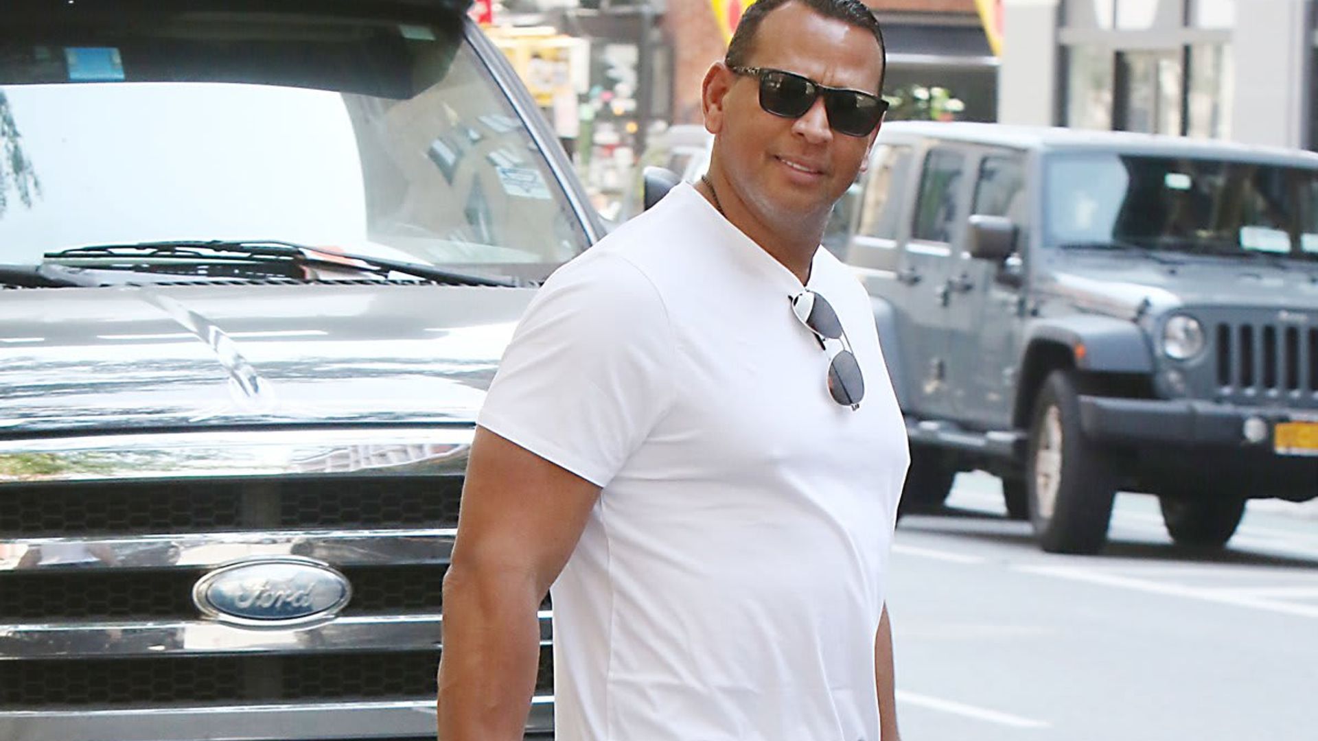 Alex Rodriguez posts shirtless summer selfie after post-breakup weight loss