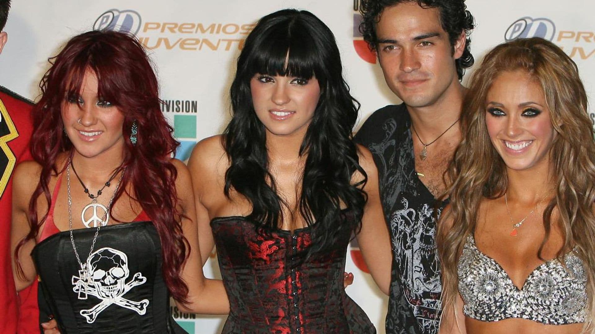 Anahi shares photo with RBD bandmates and their kids