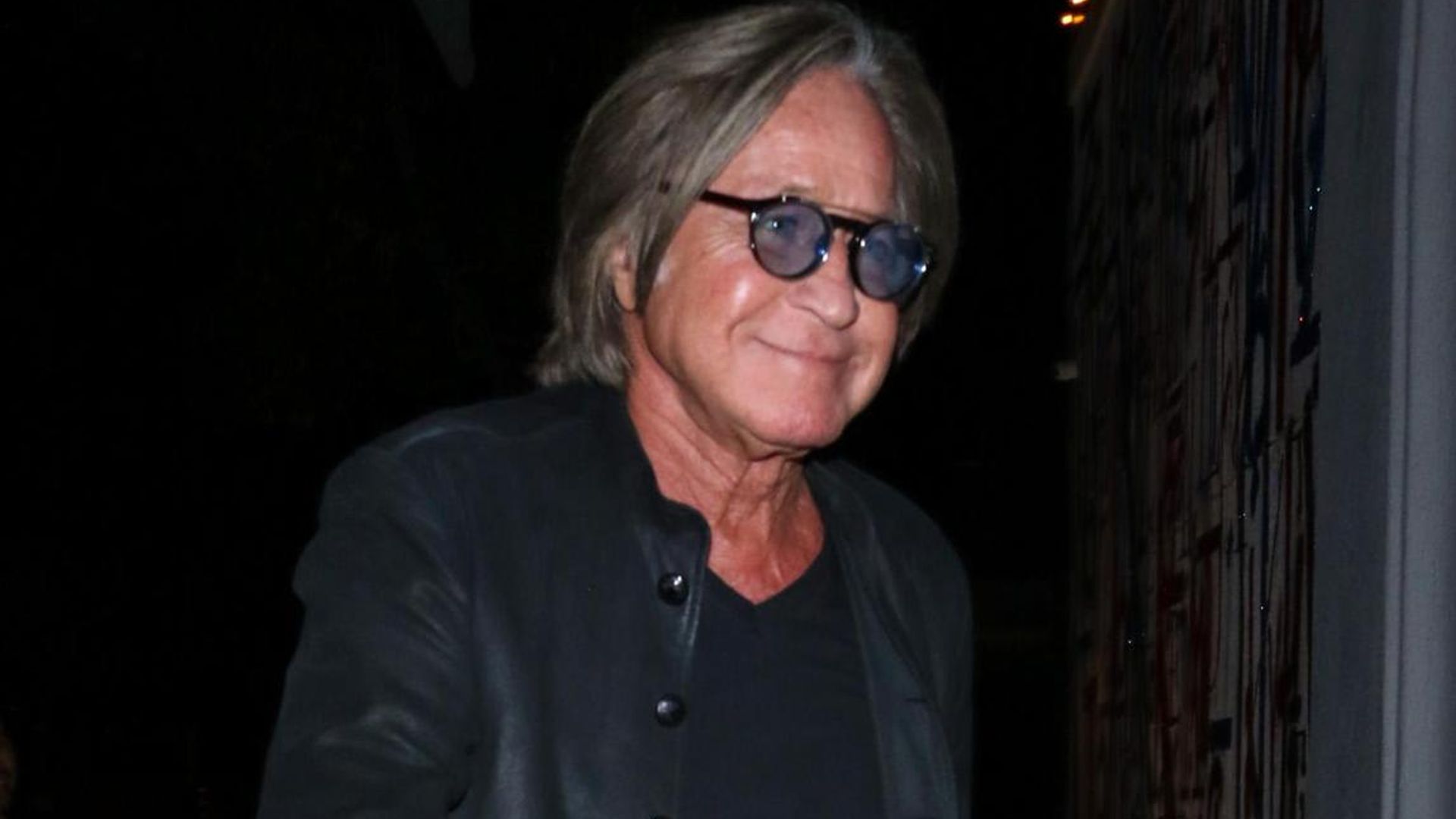 Is Gigi and Bella Hadid’s dad broke?