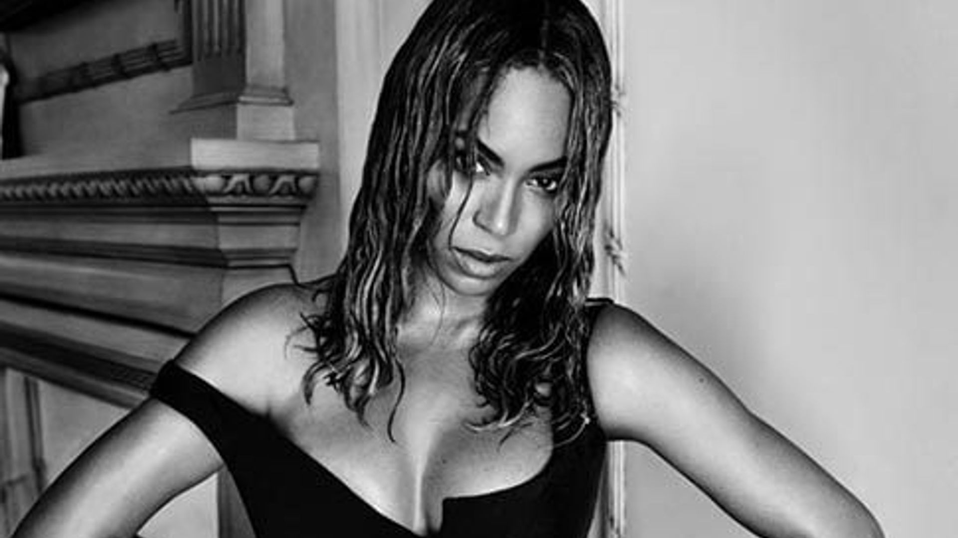 Beyoncé photographed by Mario Testino for Vogue September issue cover