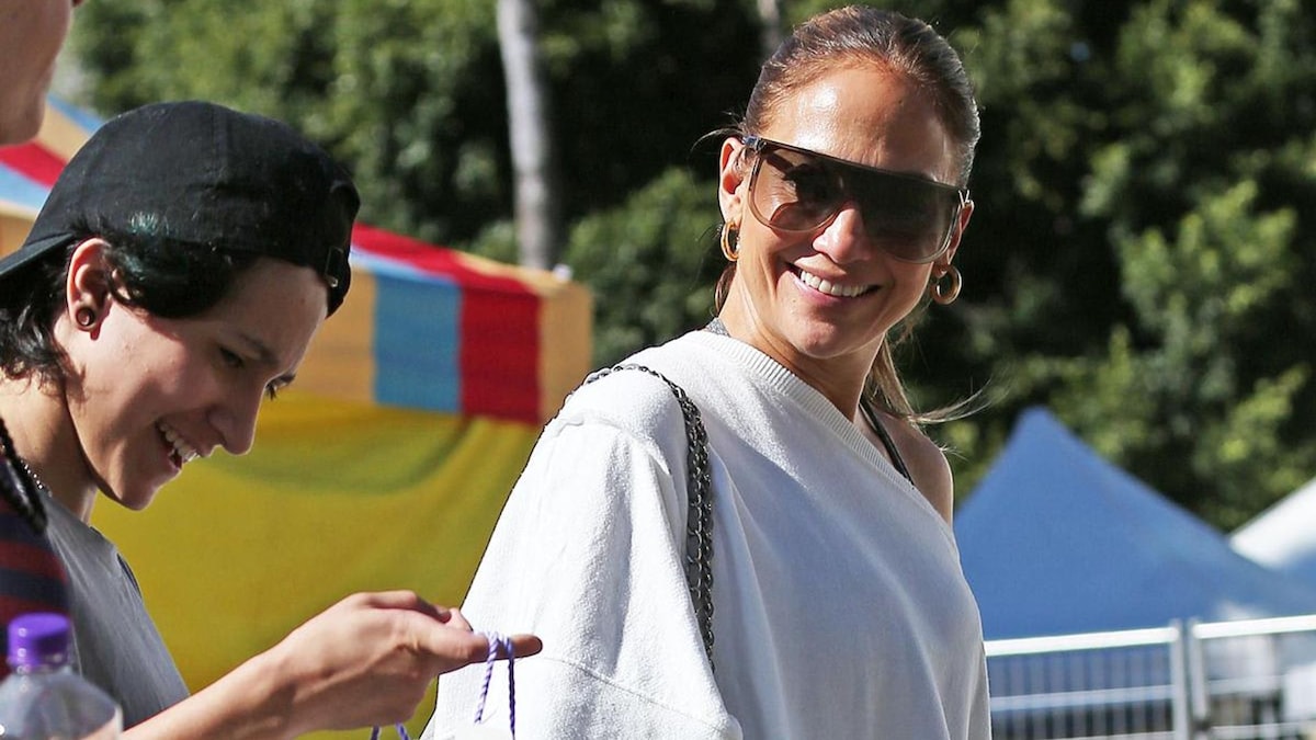 Jennifer Lopez and Emme spotted holding hands and shopping