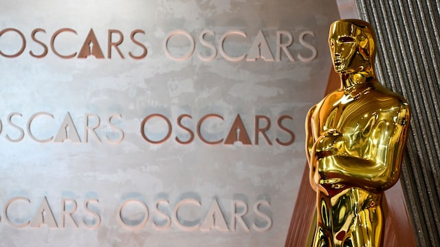 An Oscar statue is pictured at the red carpet of the 97th Annual Academy Awards at the Dolby Theatre in Hollywood, California on February 28, 2025. (Photo by ANGELA WEISS / AFP) (Photo by ANGELA WEISS/AFP via Getty Images)           