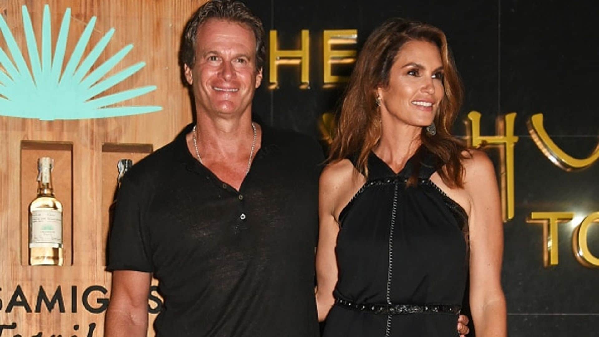 George Clooney's epic photobomb of Cindy Crawford and Rande Gerber