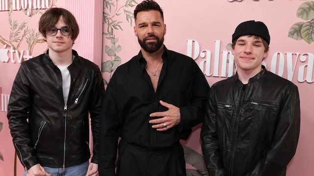Ricky Martin and his twins, Matteo and Valentino, enjoy their vacation in Japan