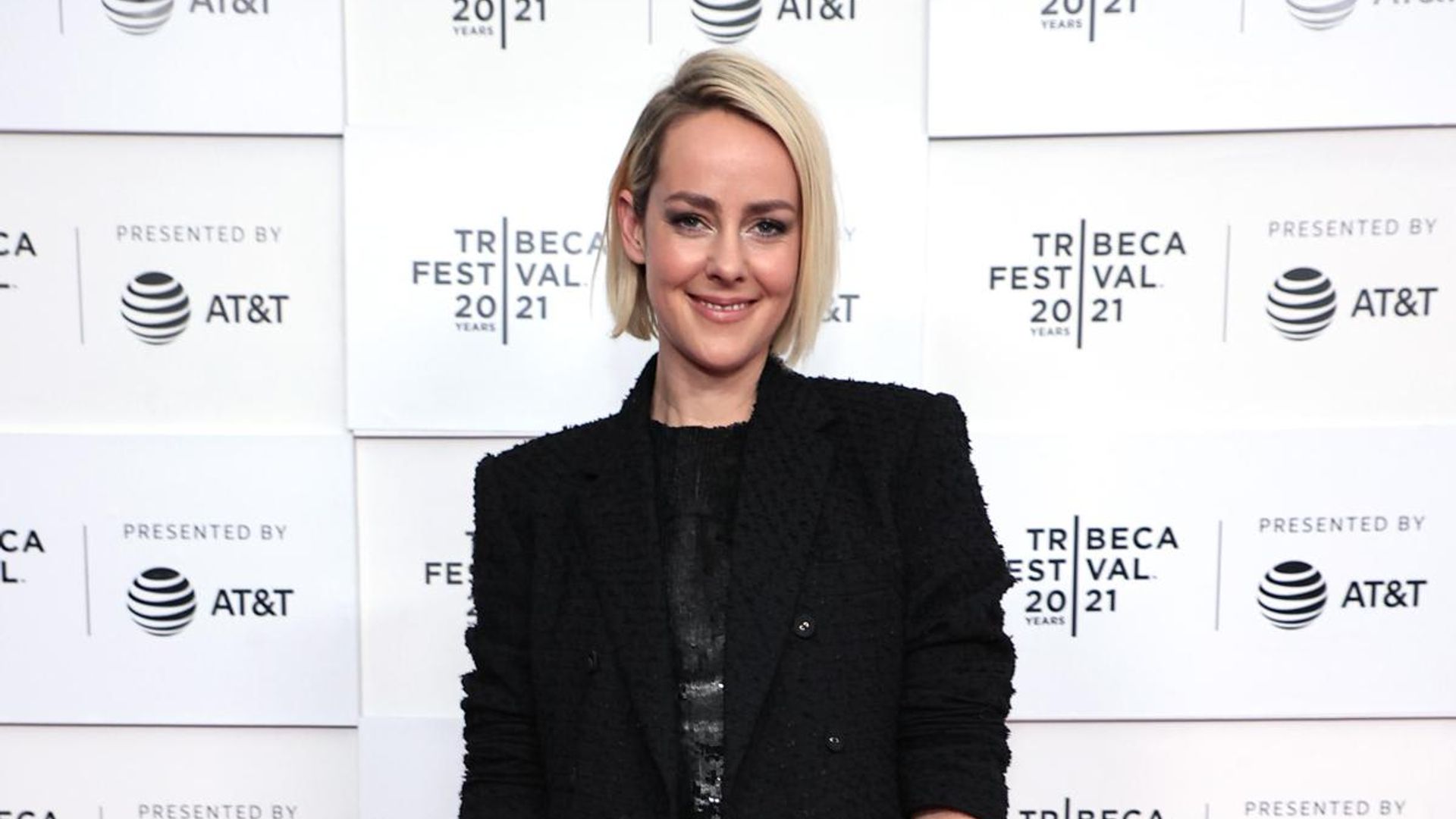 Jena Malone chases a man in order to rescue a mistreated dog
