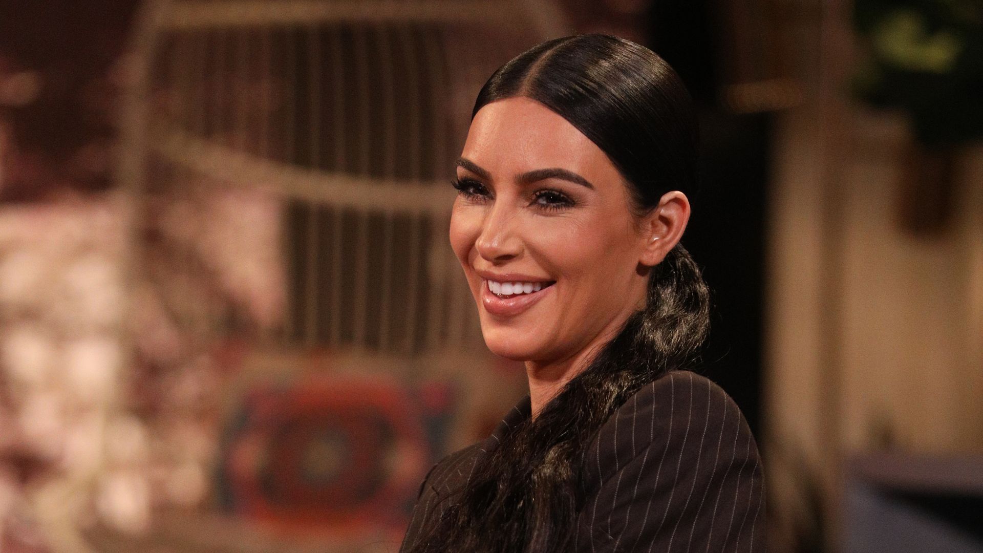 Kim Kardashian hosts an impromptu pajama party with Niecy Nash-Betts and Glenn Close
