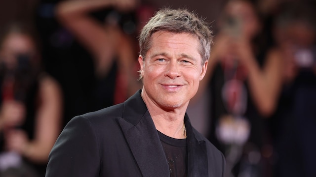 Brad Pitt attends the "Wolfs" red carpet